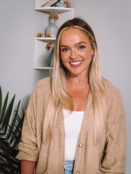 Danielle Carney - Ketamine-Assisted Psychotherapist