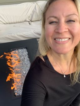 Gwen Ingram-Jones - Ketamine-Assisted Psychotherapist